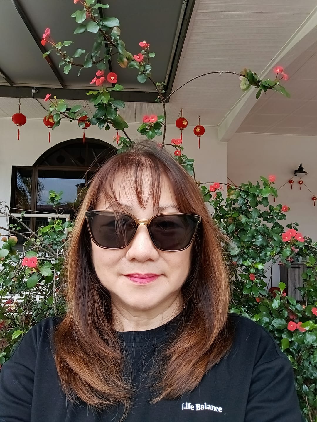 Customer photo review of Taylor Rectangular Framed Sunglasses