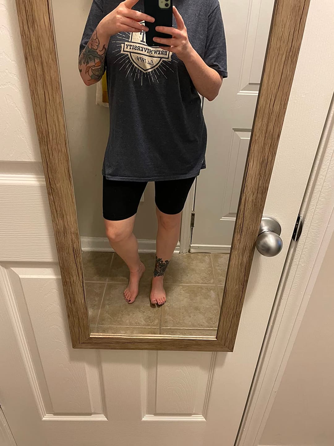 Customer photo review of Silix "No-Squeeze" Jelly-Grip 5" Sculpting Shorts (Tummy Smoothing & Anti-Chafe)