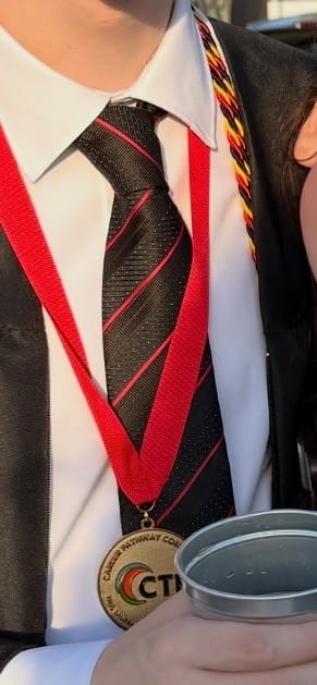 Customer photo review of Ties2you Silk Black Necktie Red Striped Business Suit Tie Pocket Square Cufflinks Set