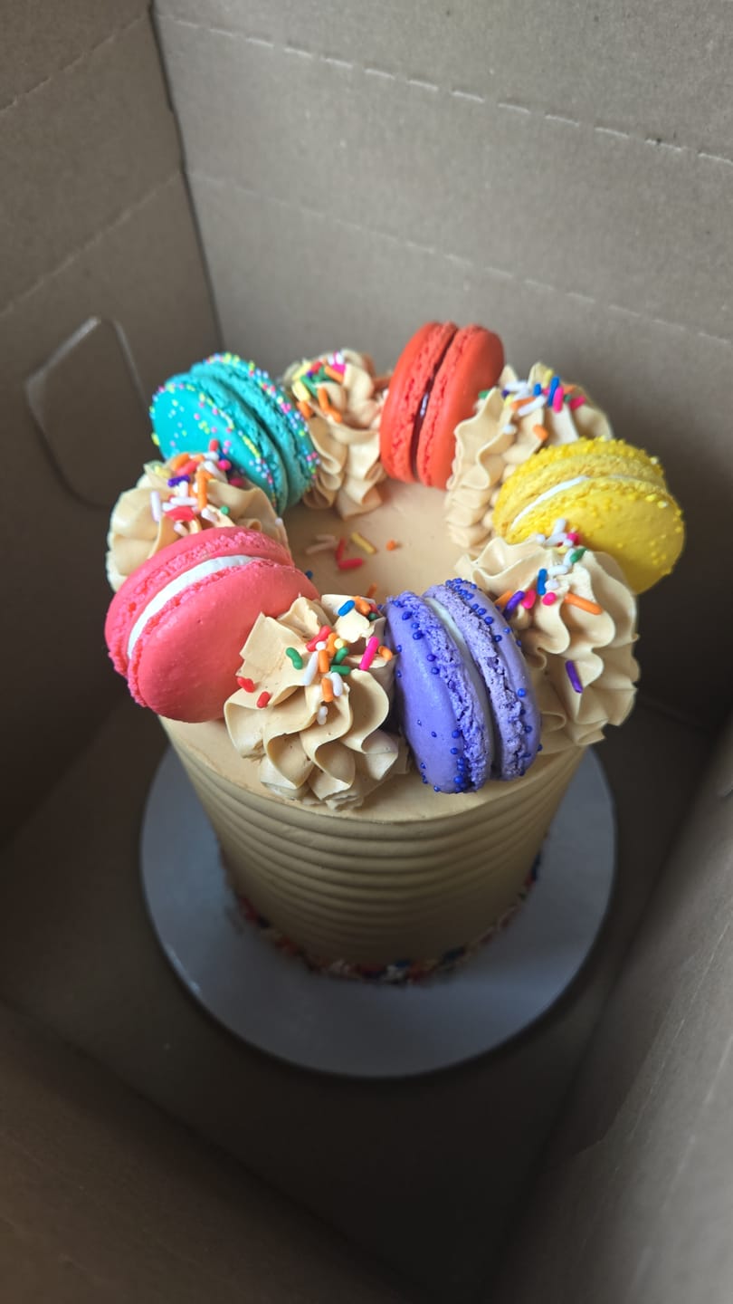 Customer photo review of ✨ Cake Size Upgrade Charge