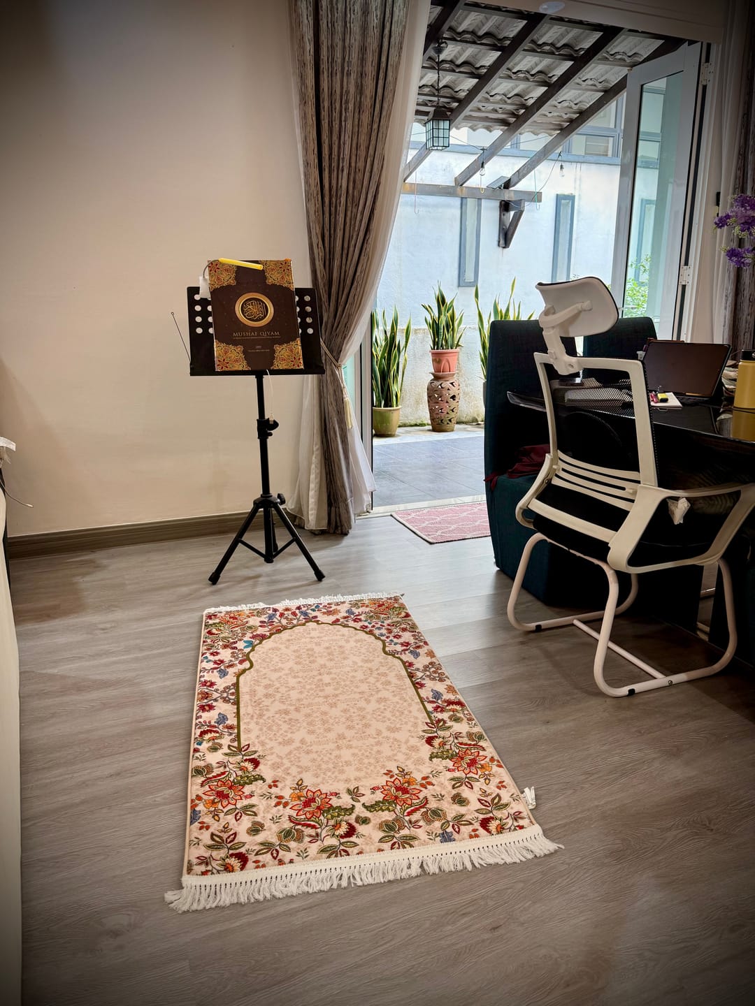 Customer photo review of Barakah Padded Prayer Mat