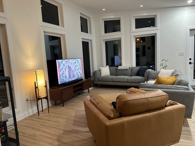 Customer photo review of Rocketlamp | Floor Lamp | Black Walnut