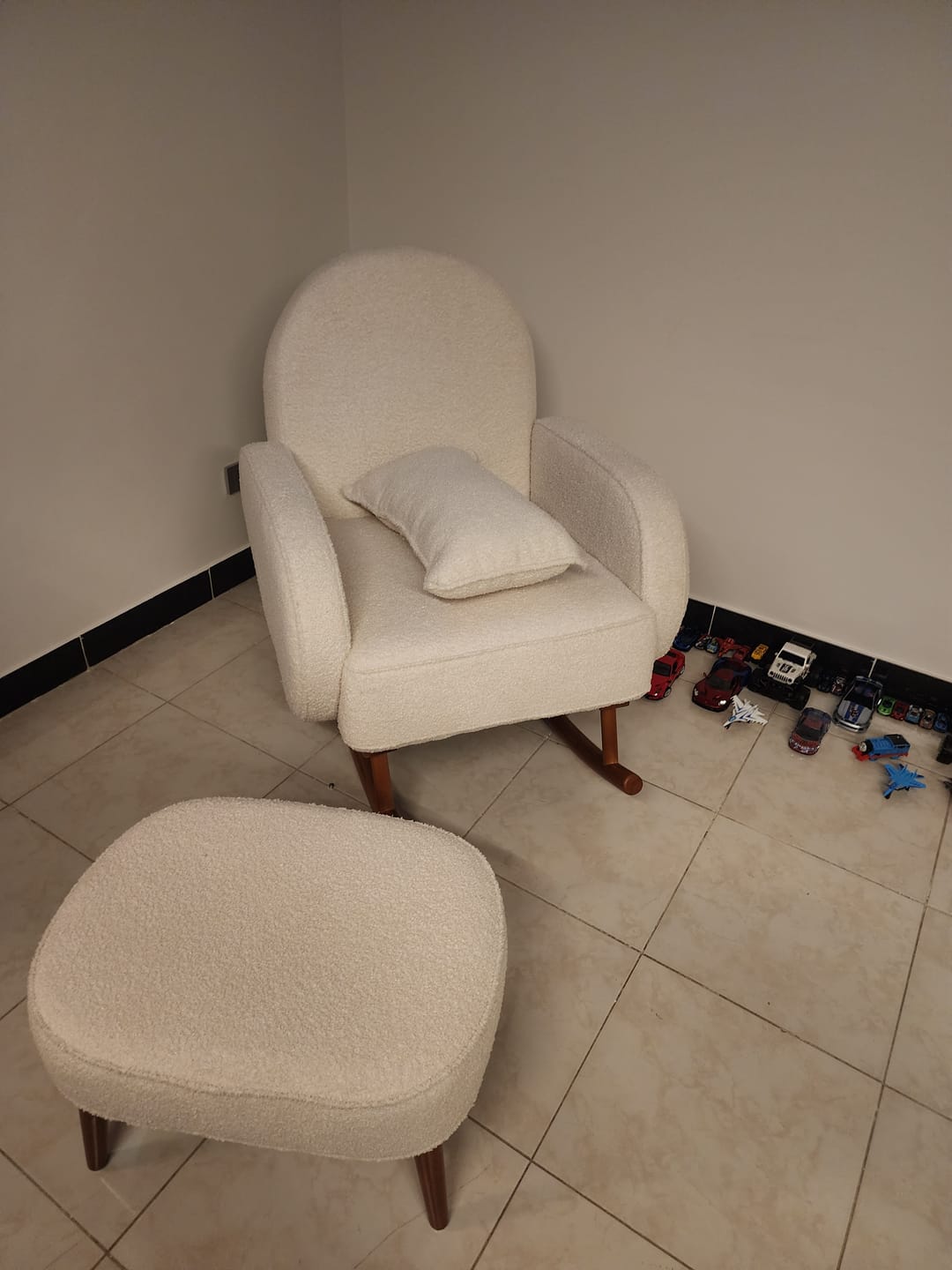 Customer photo review of Mommi Nursing Chair