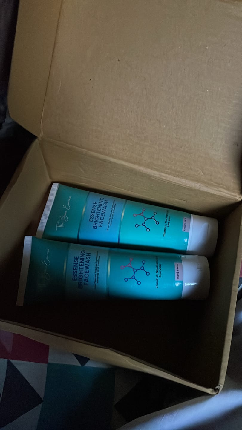 Customer photo review of Pack of 2 Essense Brightening Facewash
