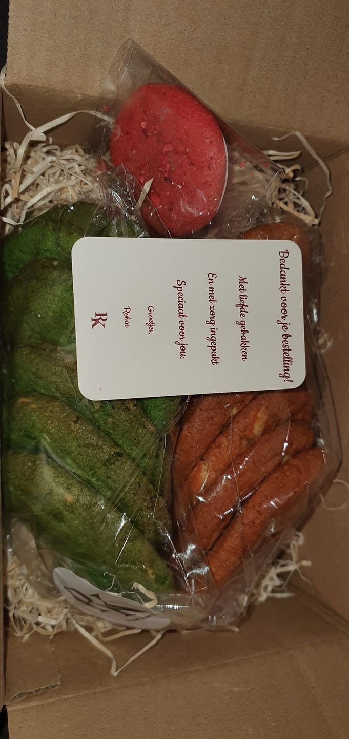 Customer photo review of Pandan White Choco Cookies