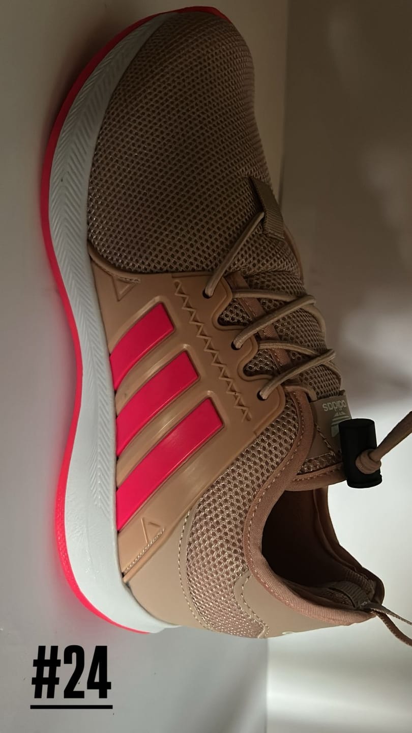 Customer photo review of Tenis 025 Negro Negro Rojo