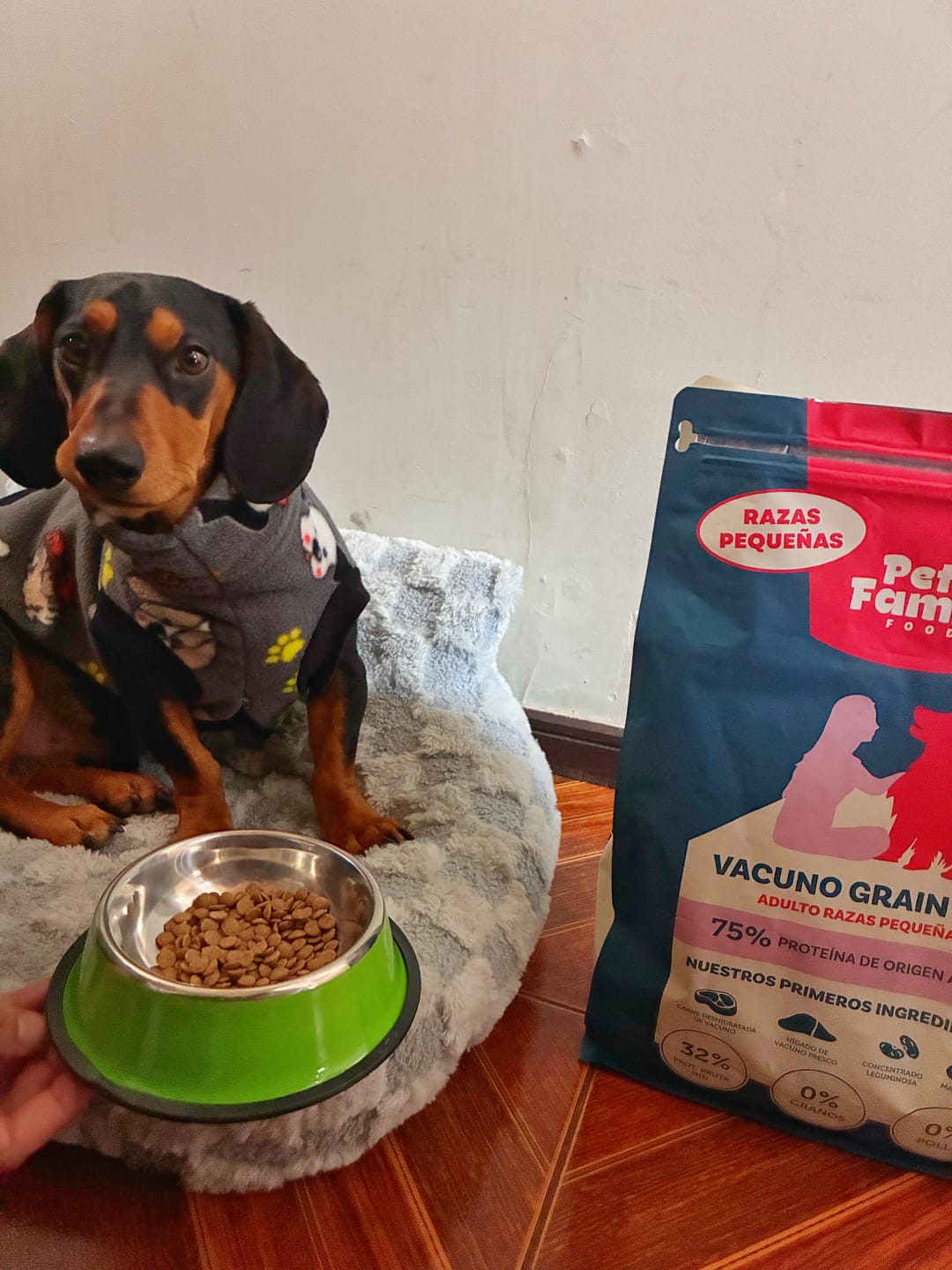 Customer photo review of PetFamily Foods Pollo Vacuno