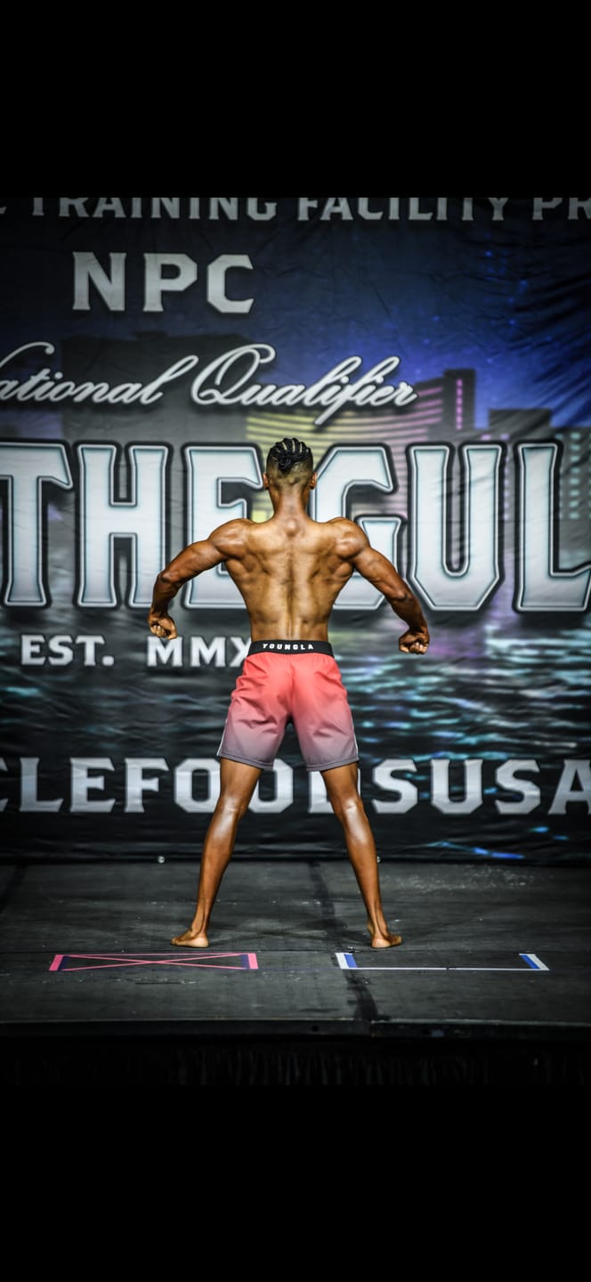 Customer photo review of 1067 - Men's physique Stage Shorts