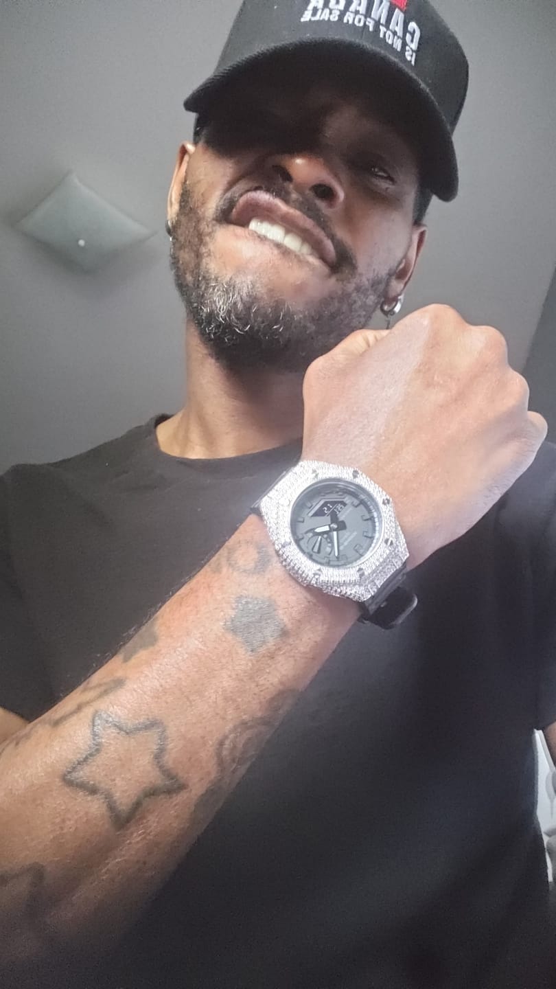 Customer photo review of Bezel octagon Casioak Iced Out