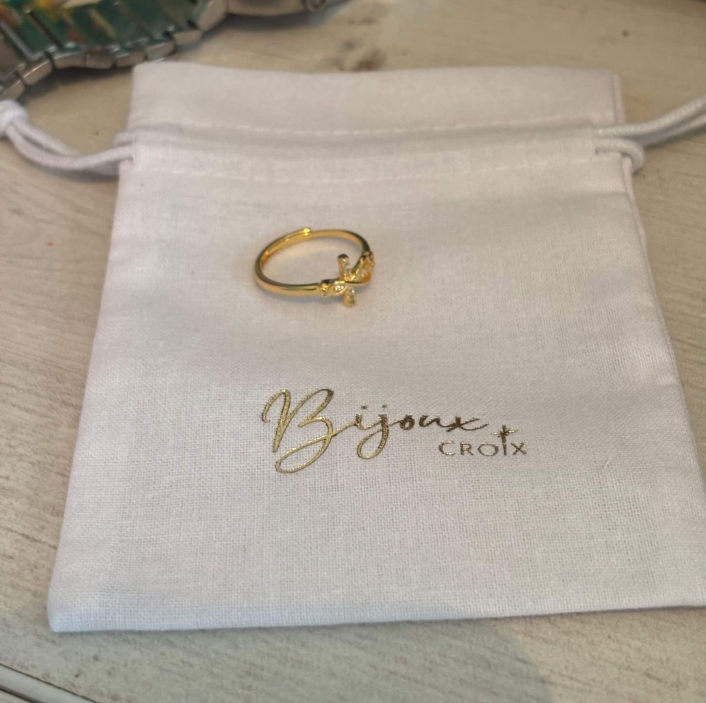 Customer photo review of Bague Croix infini Salomé - Or