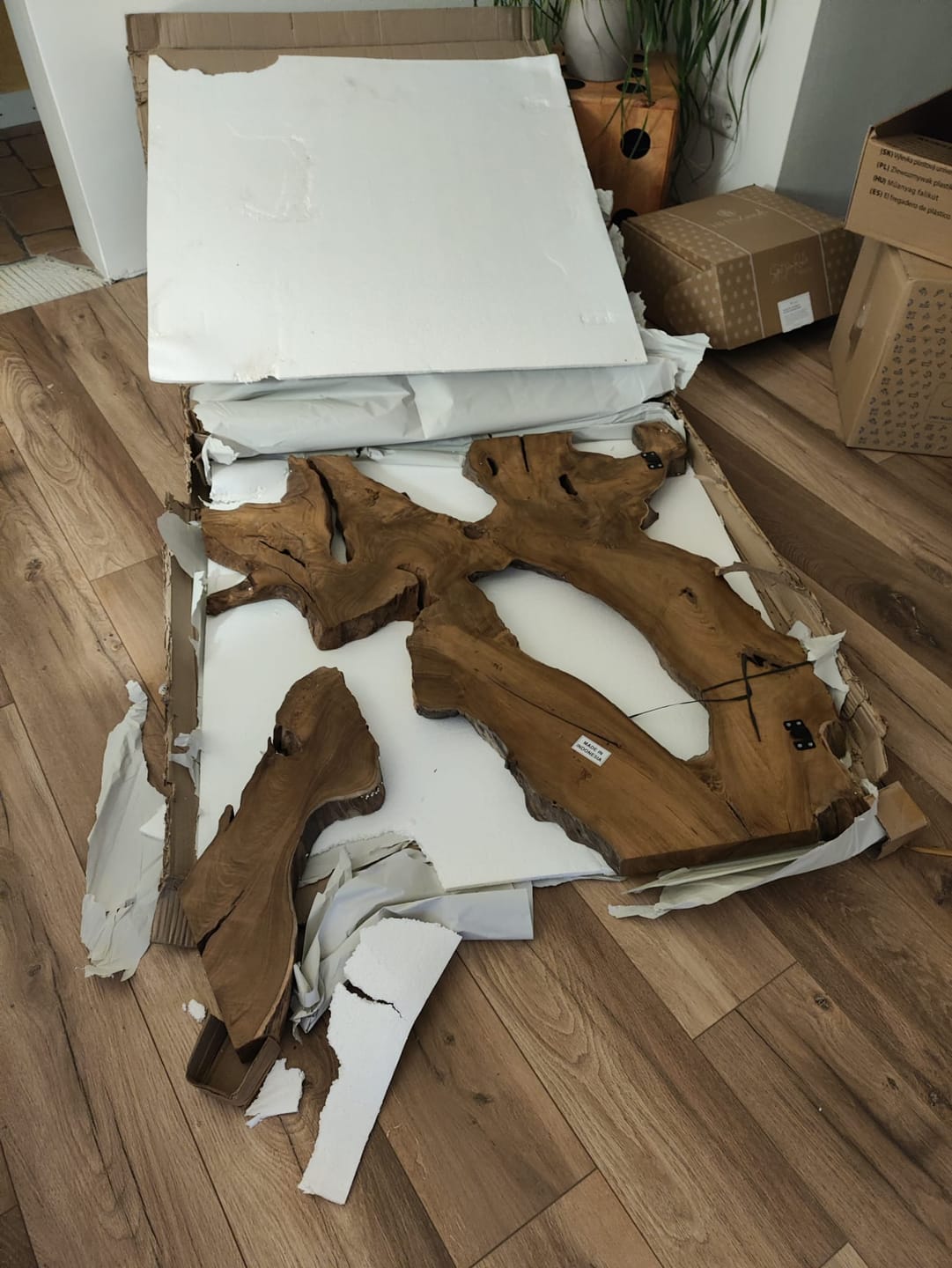 Customer photo review of Wandbild NAGA 100cm x 100cm aus Teak Holz
