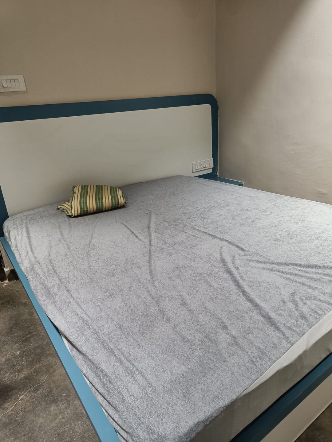 Customer photo review of Flo Aloe Vera Gel Infused Waterproof Mattress Protector
