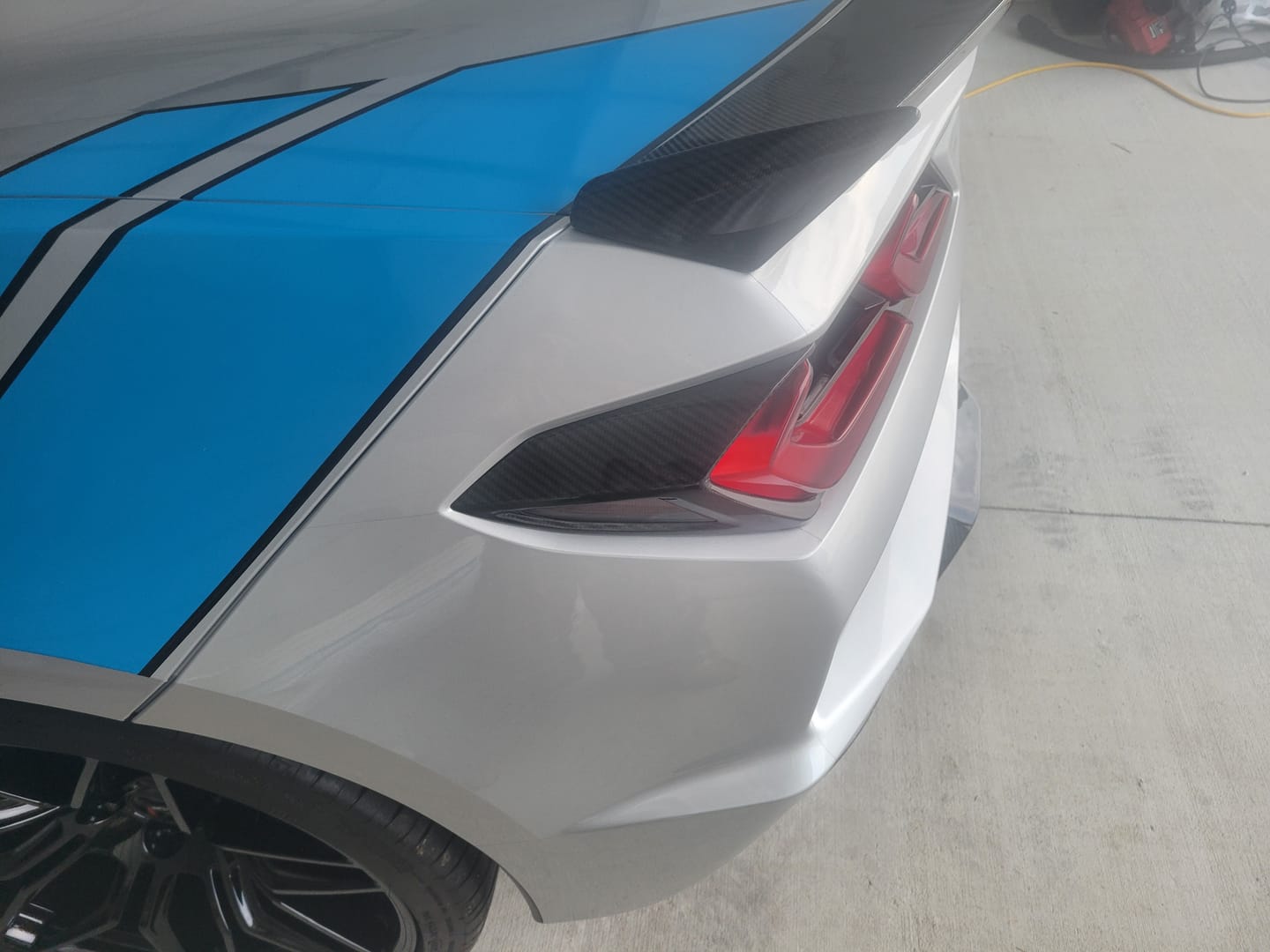 Customer photo review of C8 Corvette Rear Taillight Side Lamp Frame Cover – Real Dry Carbon Fiber (2020–2026 Stingray, Z51, Z06, HTC & Coupe)