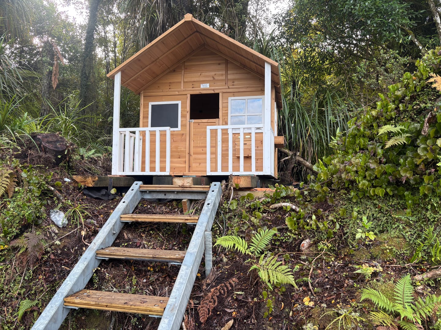 Customer photo review of Wendy's Wonderful Playhouse