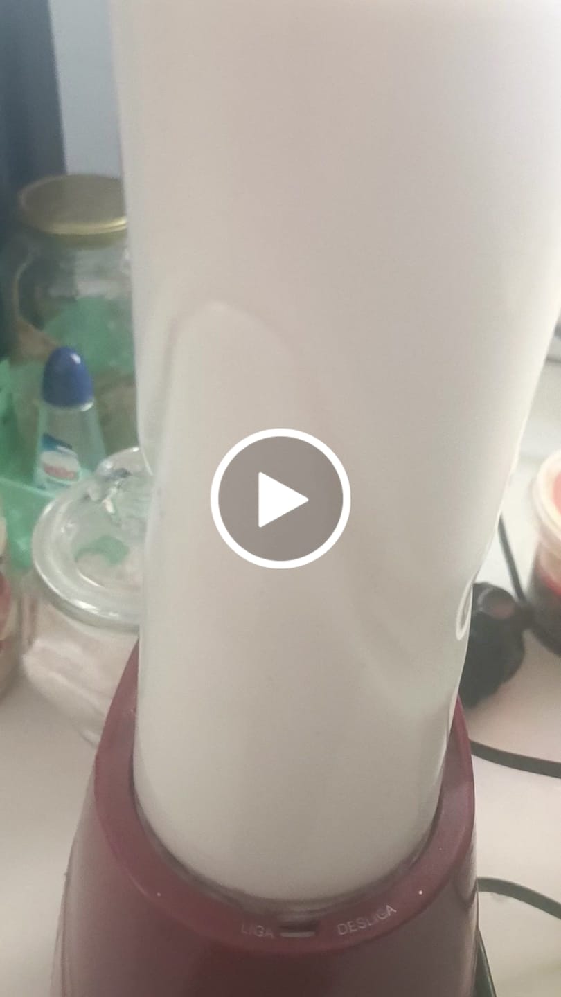 Customer video review of Kit 4 Unidades: Leite Vegetal NutzMilk  26L - Concentrado de Castanha de Caju