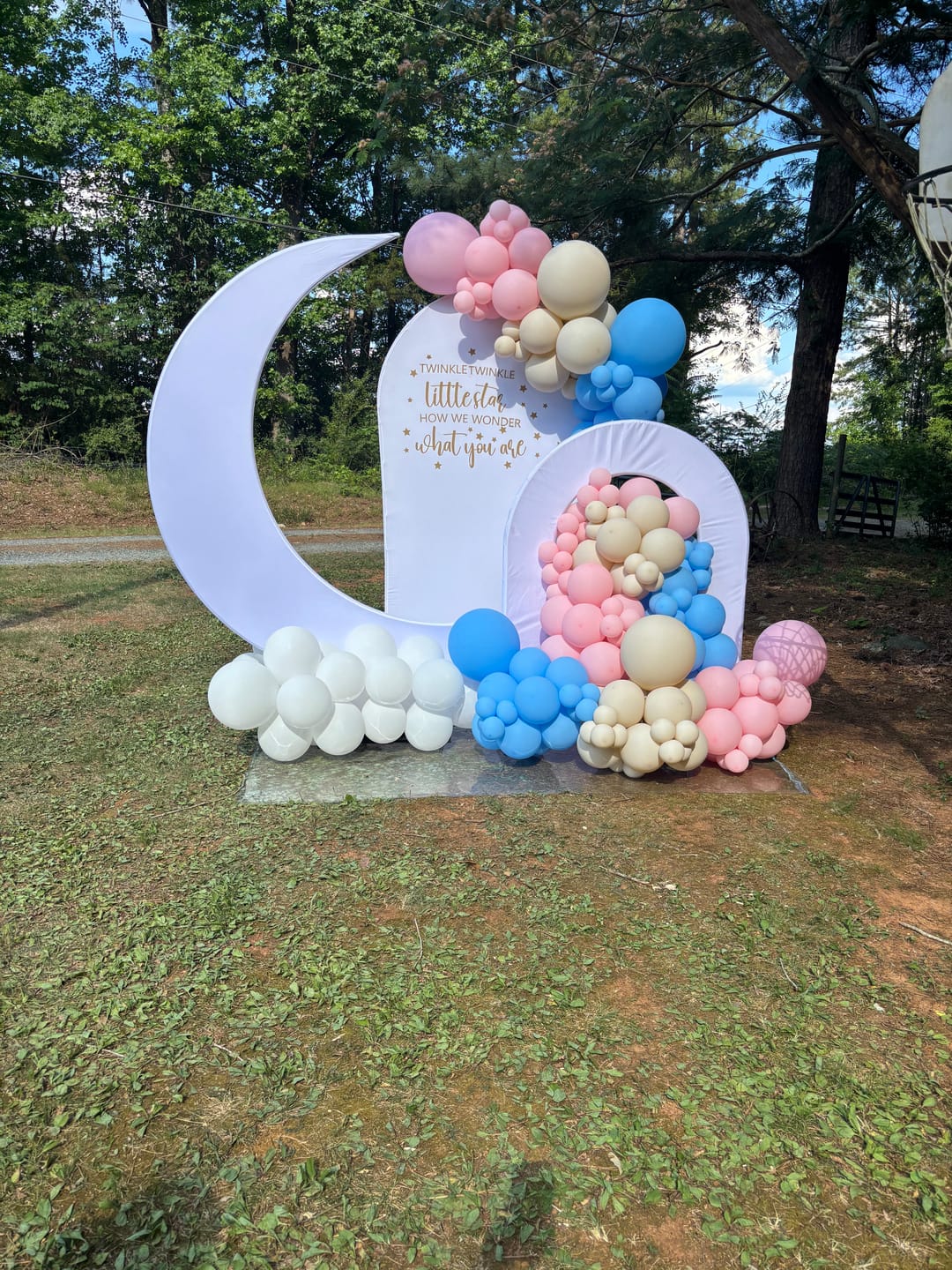 Customer photo review of 6.5ft Portable Crescent Moon Shape Stand for Baby Showers & Birthday & Wedding Events