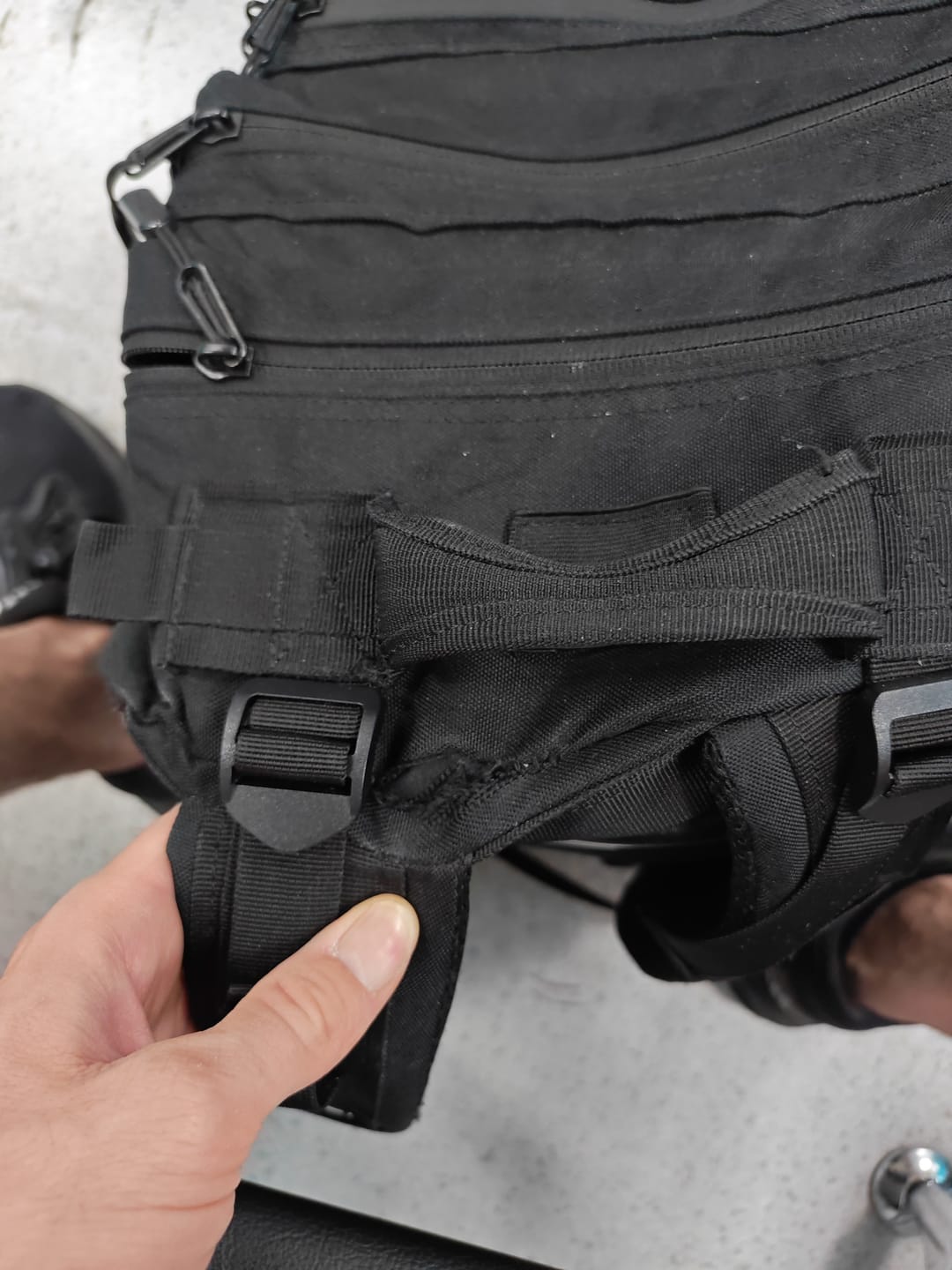 Customer photo review of Mochila Táctica V1 All In 45L Negro