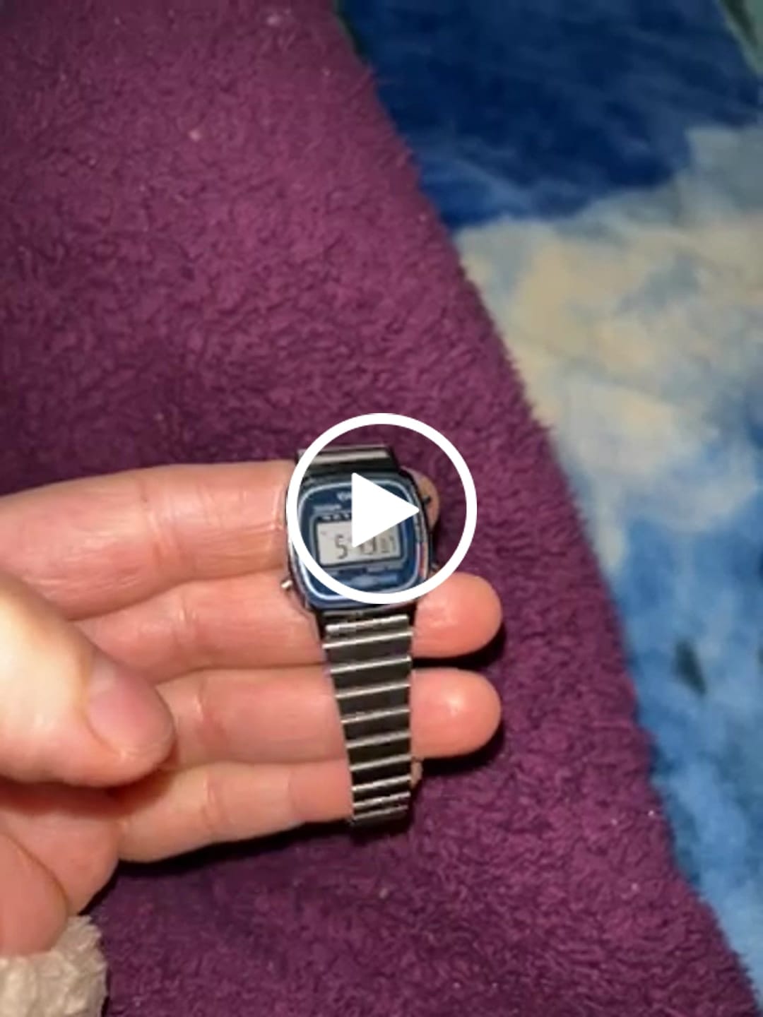 Customer video review of Reloj Casio Vintage LA670WA-2DF Plateado Azul