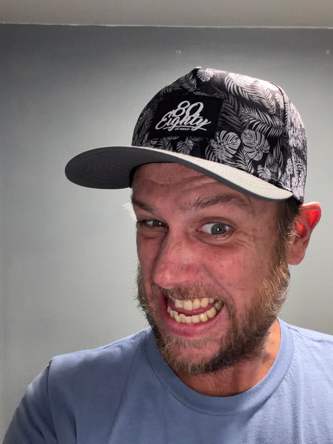Customer photo review of 80Eighty® Tropic Hat