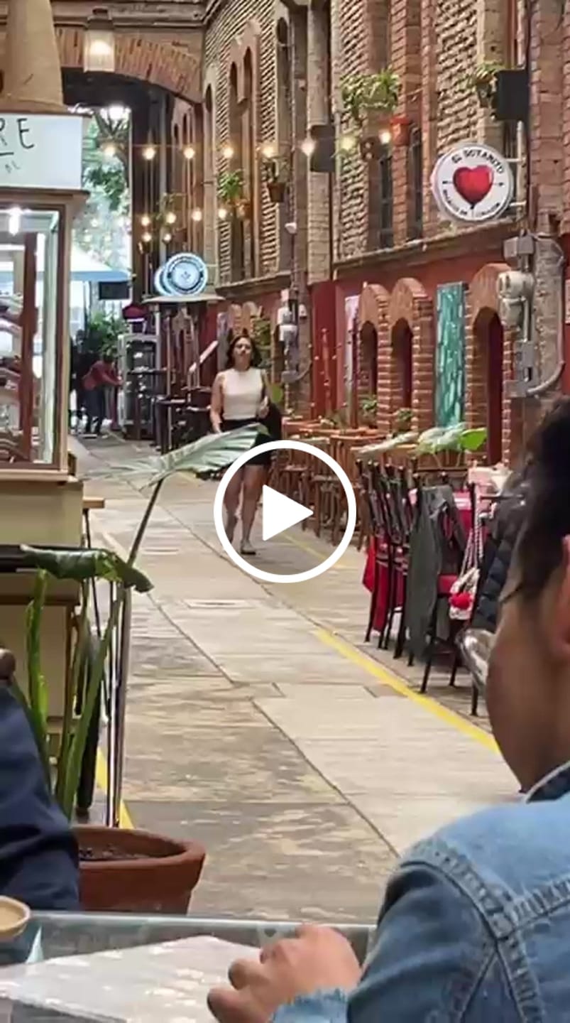 Customer video review of Shorts con Pliegues Tailored
