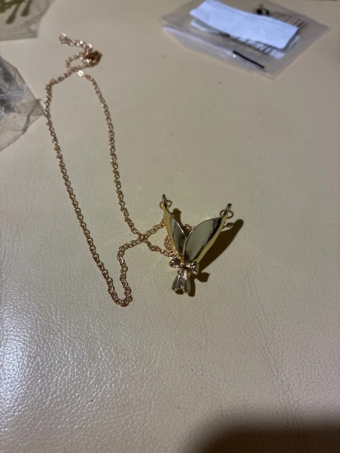 Customer photo review of Elyndra™ – Collana Bouquet Elegante