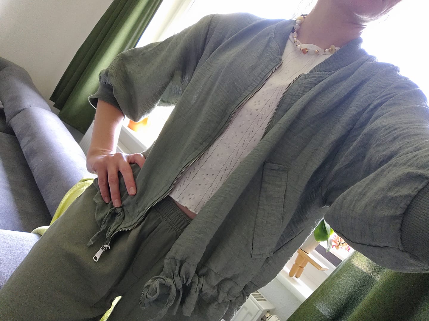 Customer photo review of "Trulli" stylischer Blouson aus Viscose - matcha grün