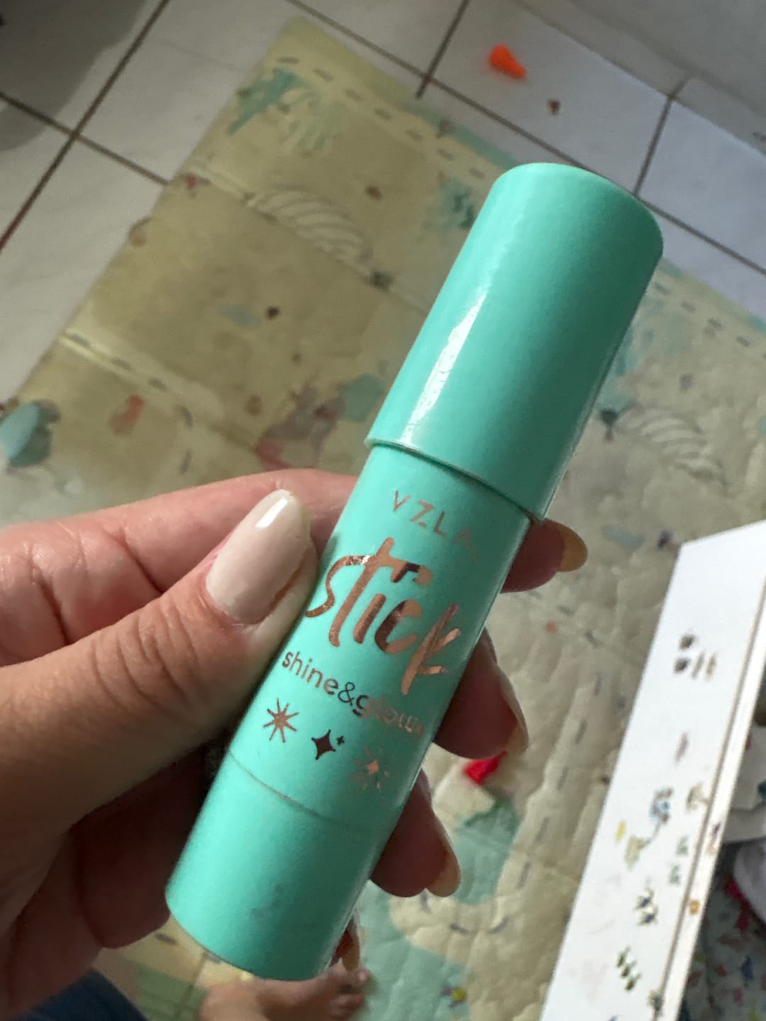 Customer photo review of Shine And Glow – Iluminador Em Stick – Vizzela
