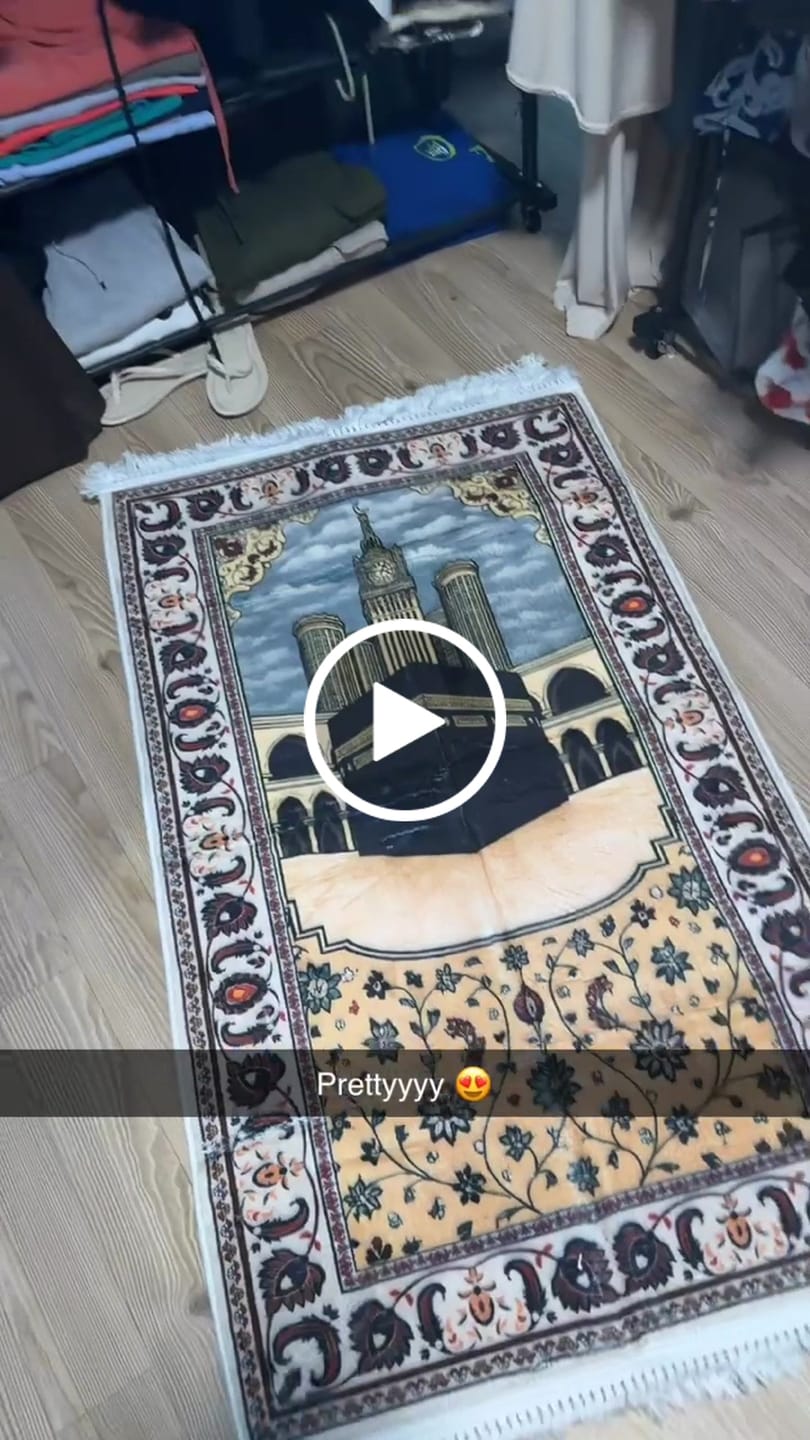 Customer video review of Obscura Rosy Padded Prayer Mat