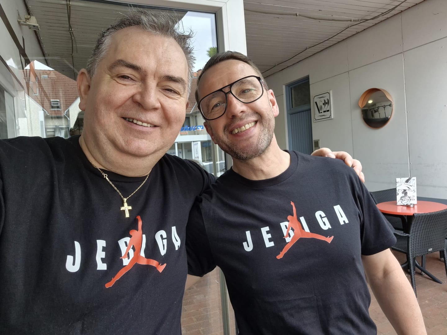 Customer photo review of Jebiga, Premium T-Shirt