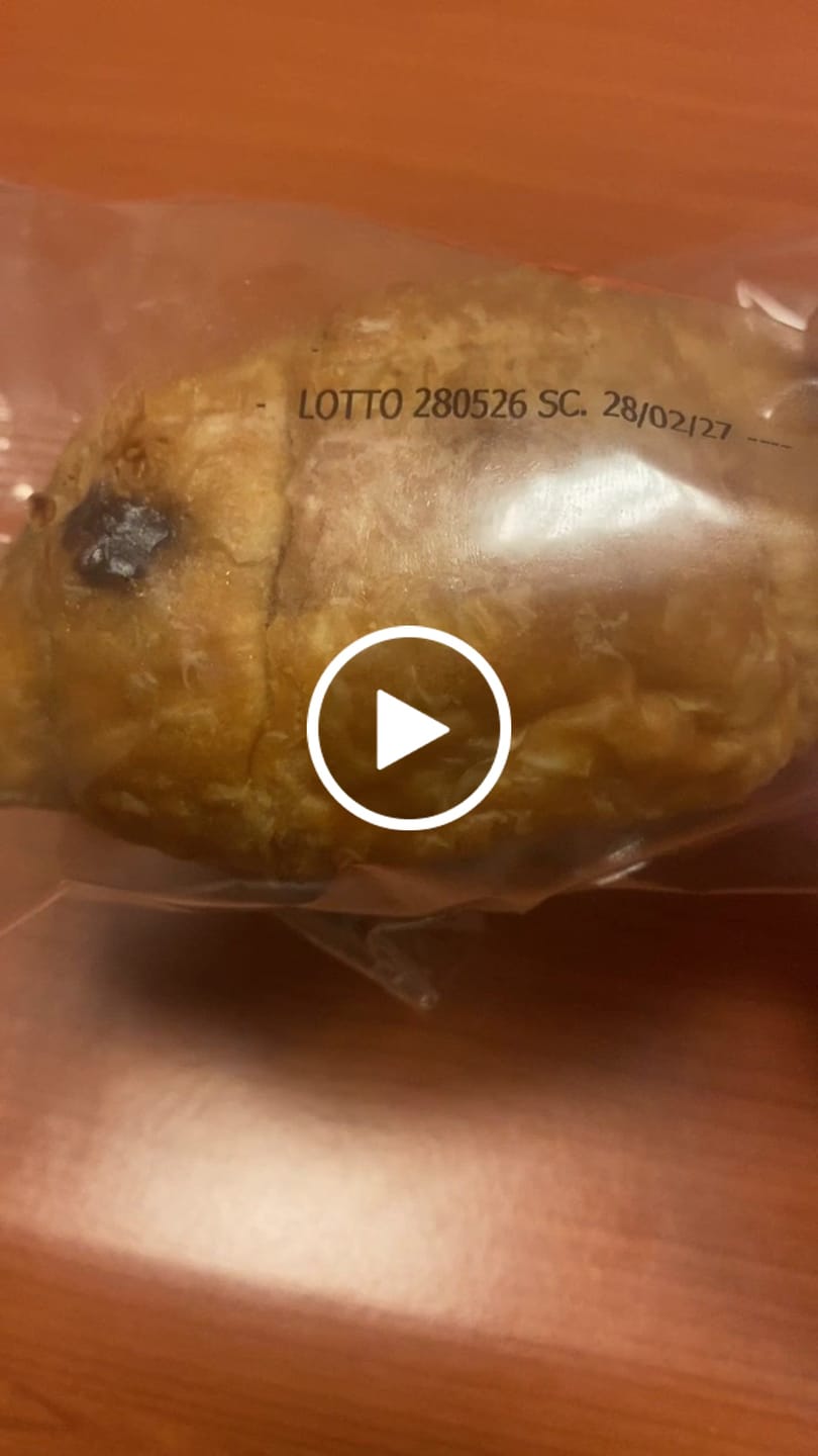 Customer video review of 15 Cornetti proteici ripieni di crema alla nocciola
