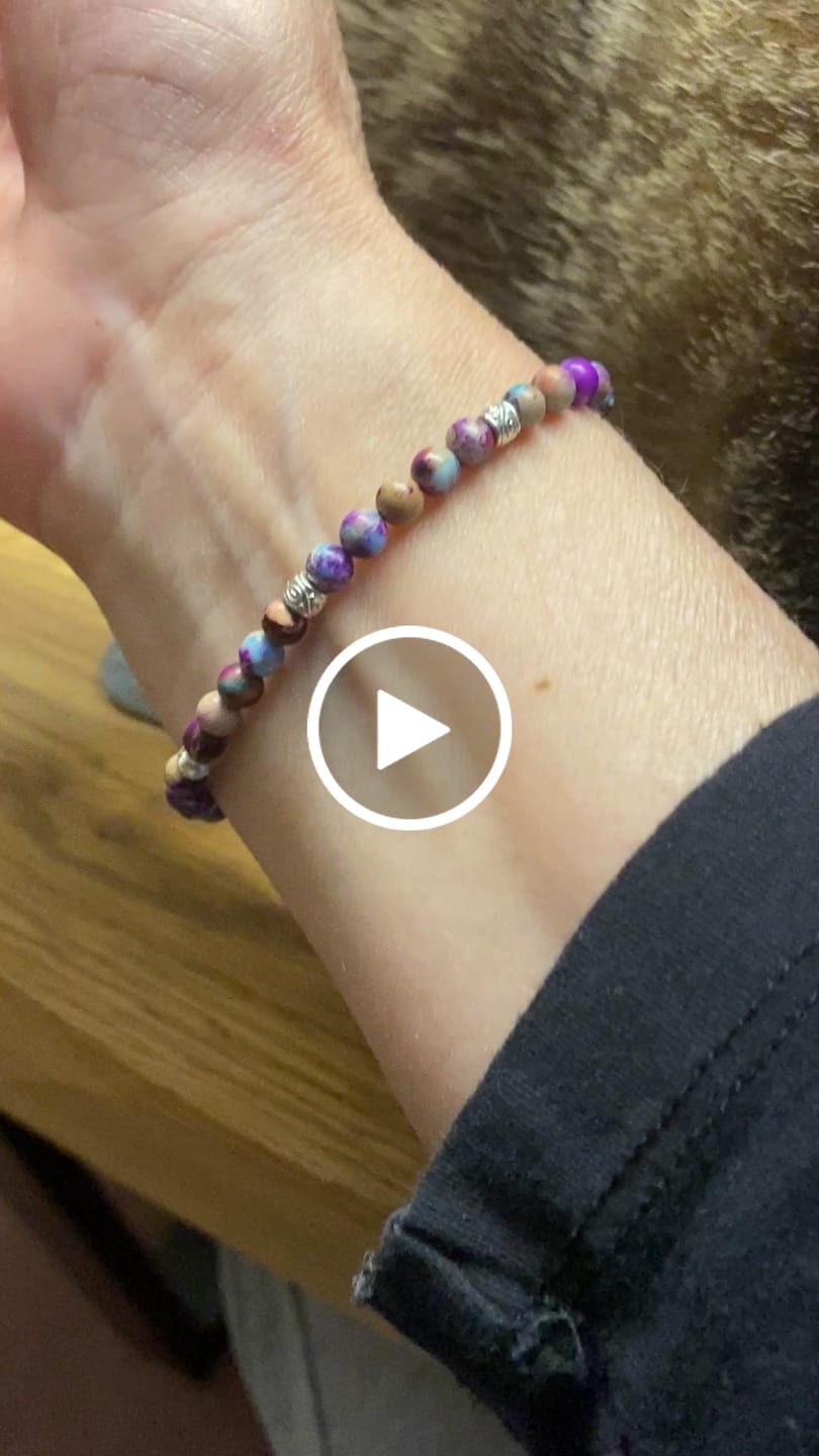 Customer video review of Tibetisches Energie Armband - Violetter Jaspis