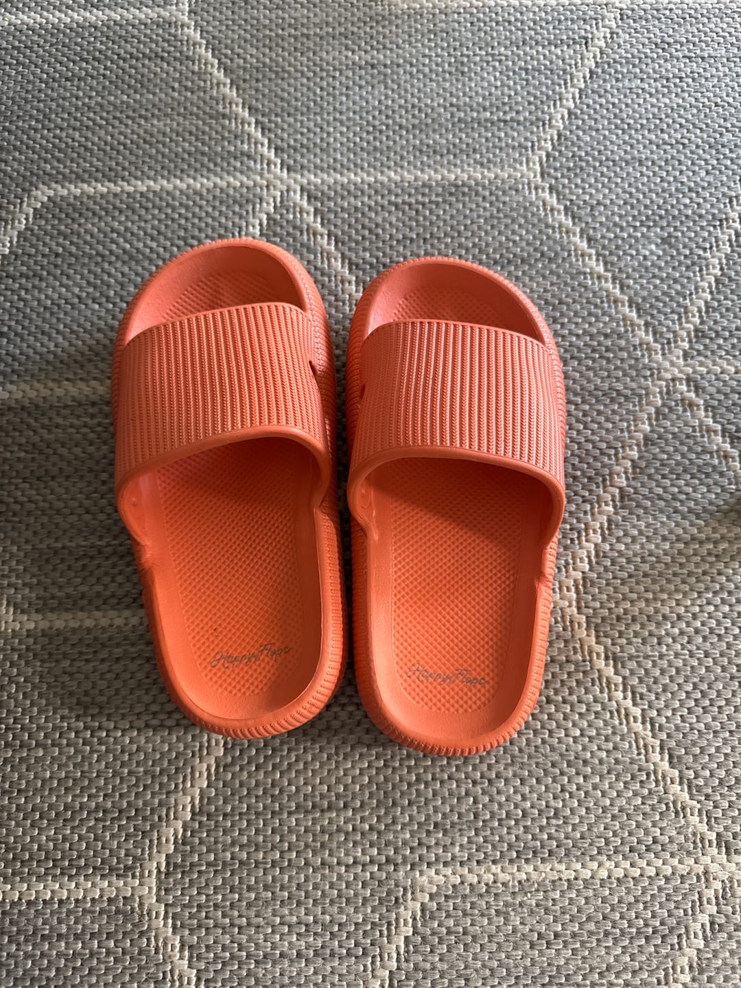 Customer photo review of HappyFlops Kids