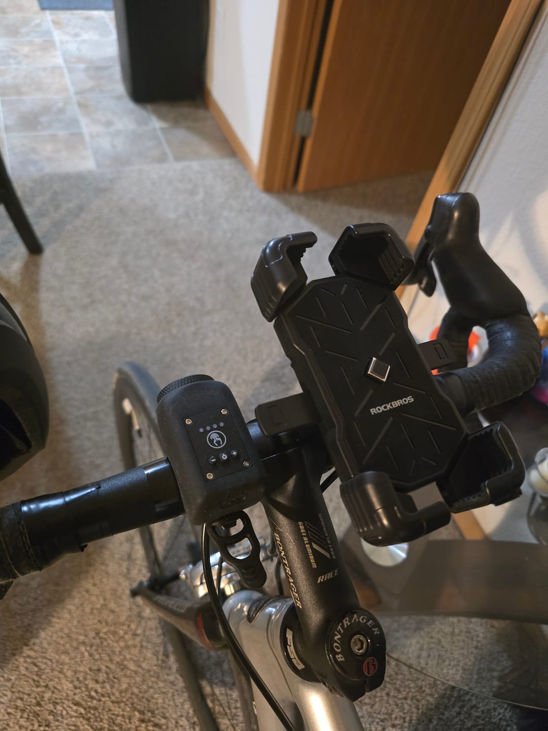 Customer photo review of ROCKBROS Bike Phone Holder Mount Clamp 360 Rotatable Motorcycle Mount