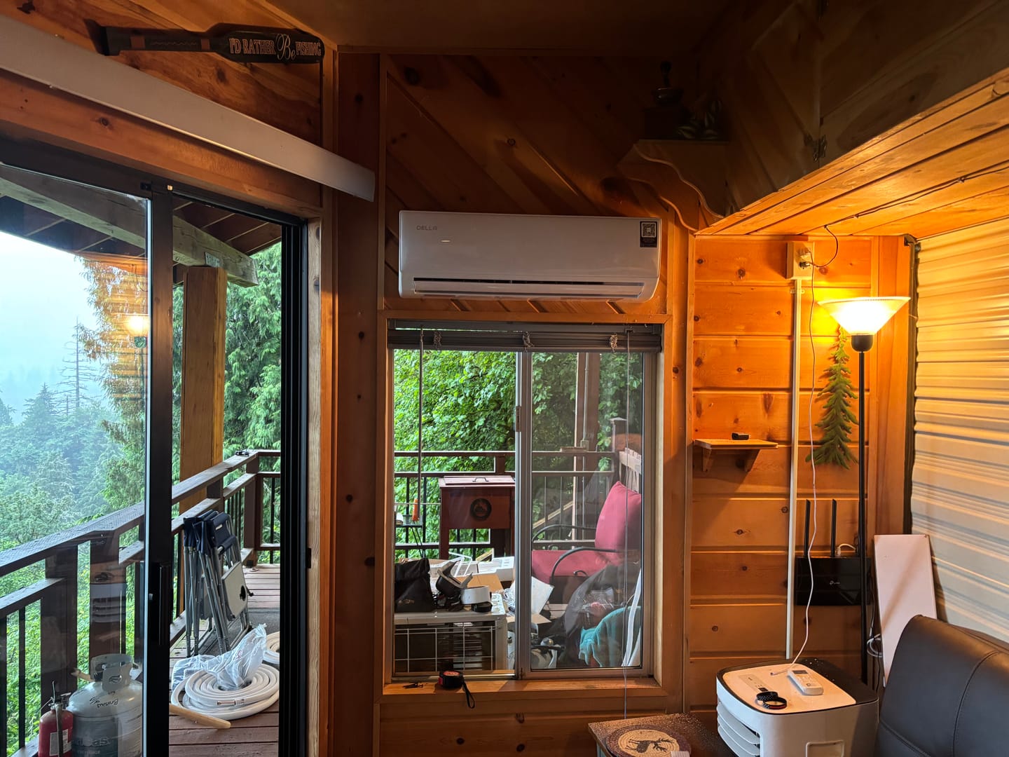Customer photo review of DELLA Econo Series 11500 BTU 17 SEER2 Mini Split Heat Pump AC - Up to 550 Sq.Ft.