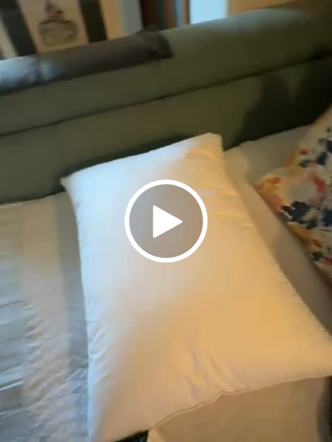 Customer video review of Pernă Plume Puf