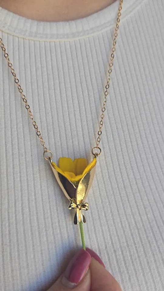 Customer photo review of Elyndra™ – Collana Bouquet Elegante