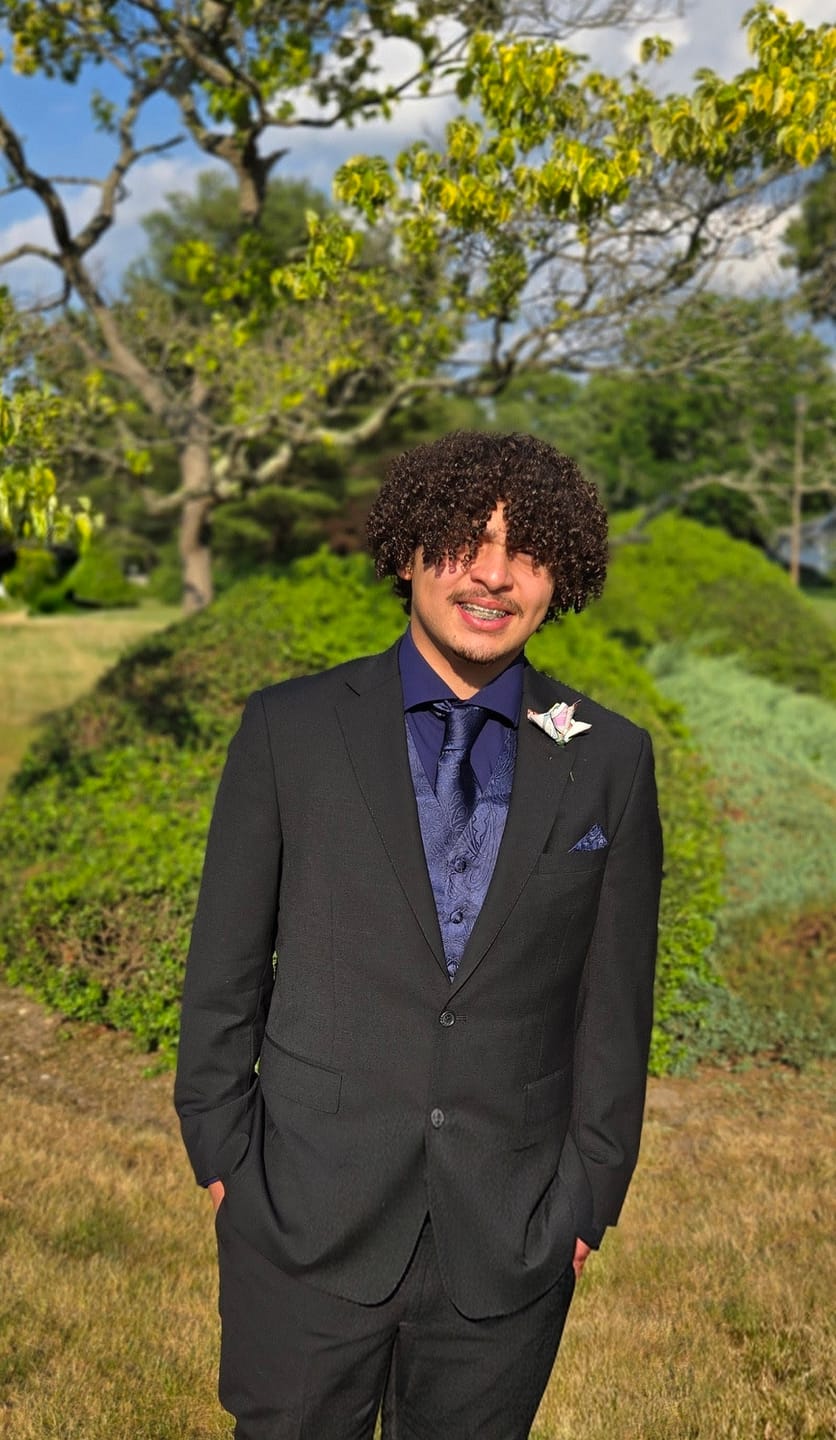 Customer photo review of Hisdern Navy Blue Paisley Suit Vest Tie Handkerchief Set