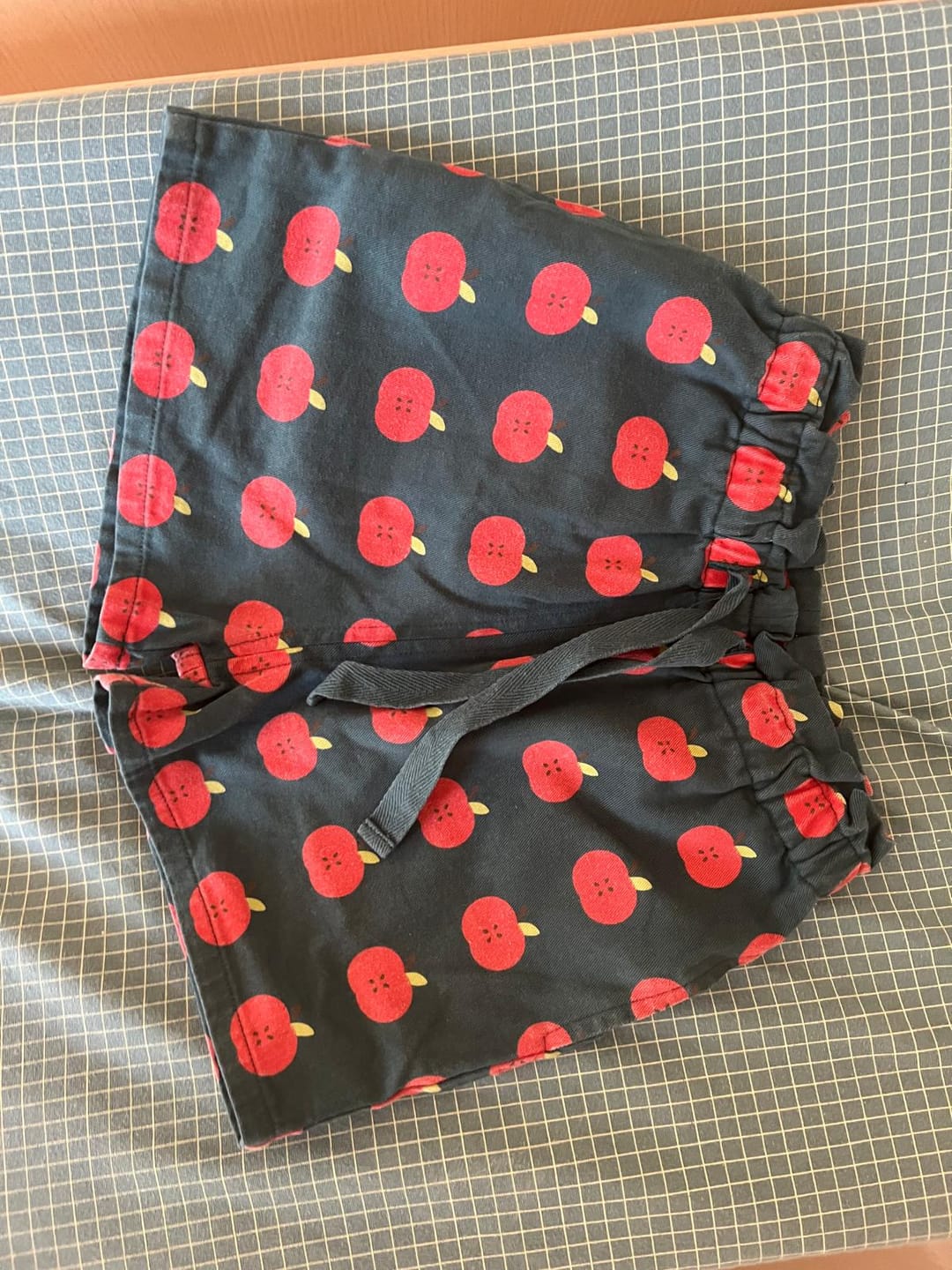 Customer photo review of Apple By The Sea Shorts