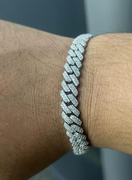 Customer photo review of 10MM 2 Rows VVS Moissanite Edge Cuban Link Chain