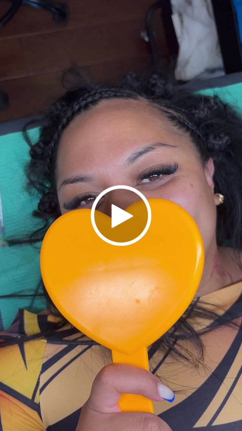 Customer video review of EYELASH EXTENSION GLUE: BARBIE