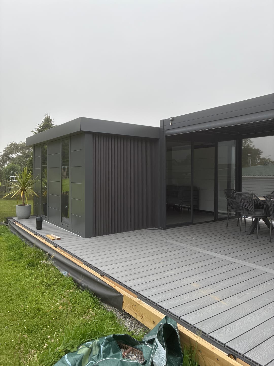 Customer photo review of Exterior Seamless Outdoor Panels 2.4m × 2.4m (16 Panels Per Pack) Multiple Colours