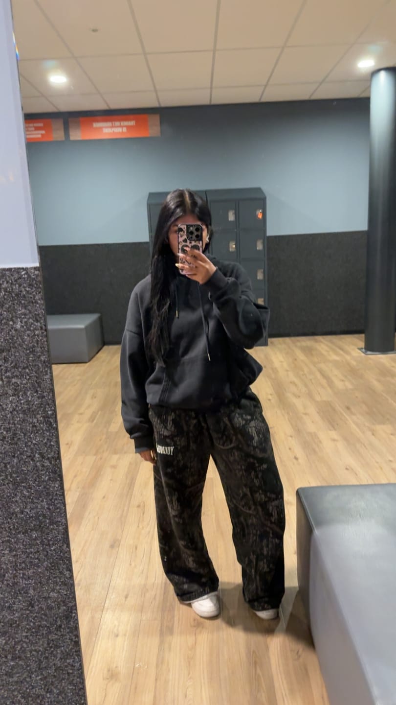 Customer photo review of 2133 - Tree Camo Baggy Sweats