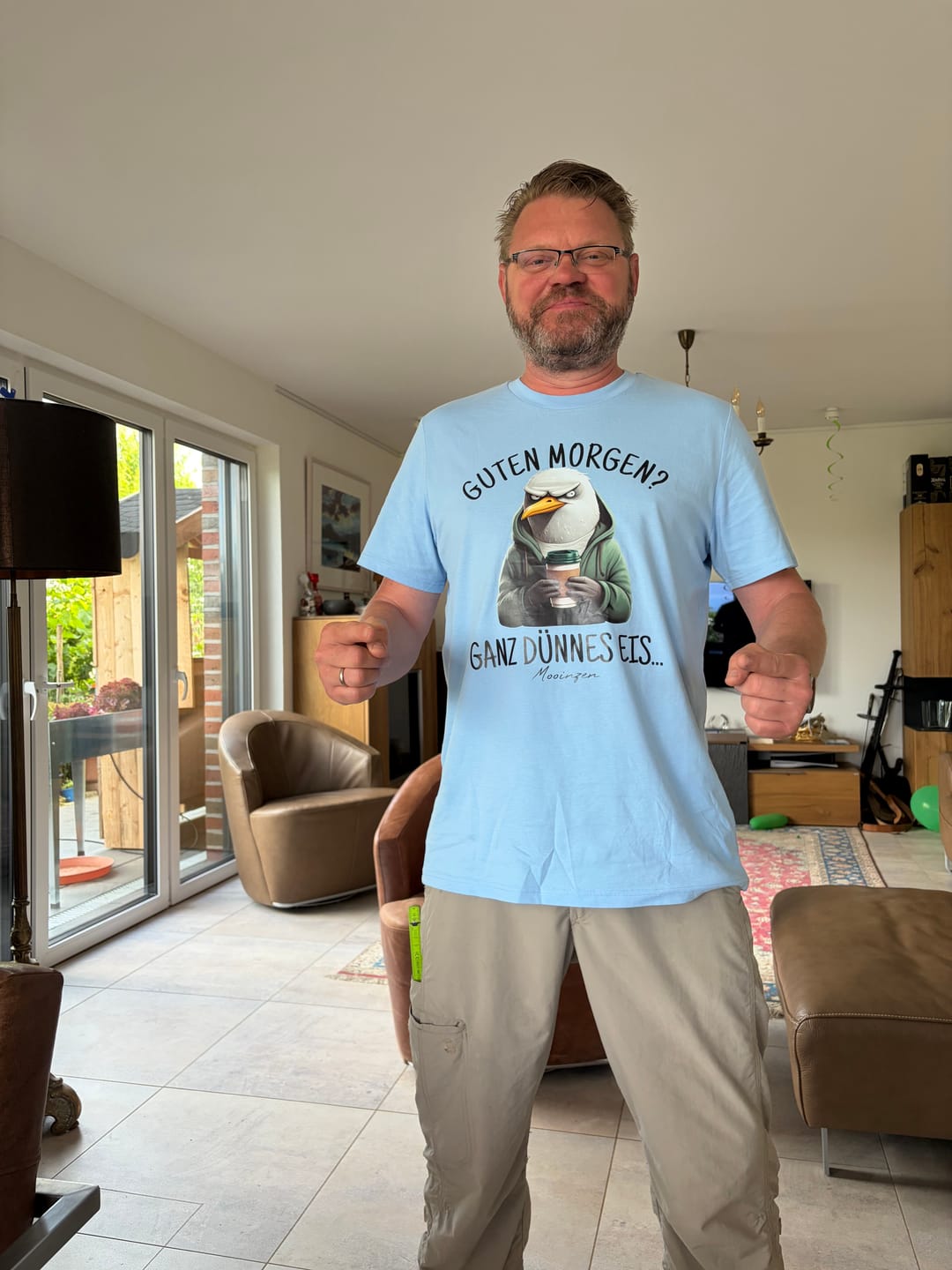 Customer photo review of Guten Morgen? Ganz dünnes Eis... · Herren Premium Bio T-Shirt