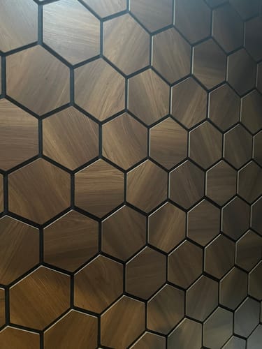 Customer photo review of Panneaux Hexagone Bois Acoustique Noyer 66 x 78 CM
