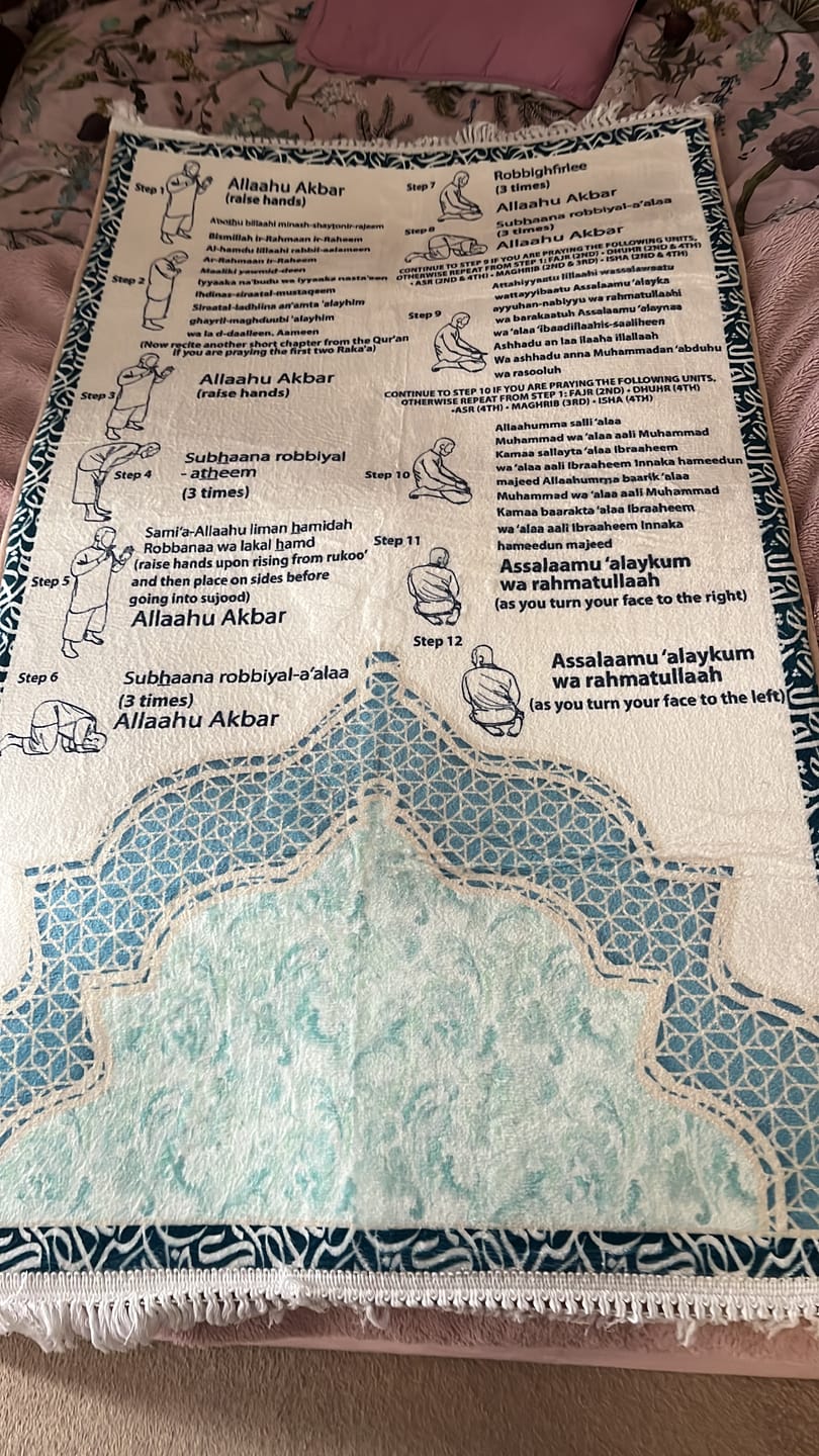 Customer photo review of Step-by-Step Phonetic Salah Padded Prayer Mat