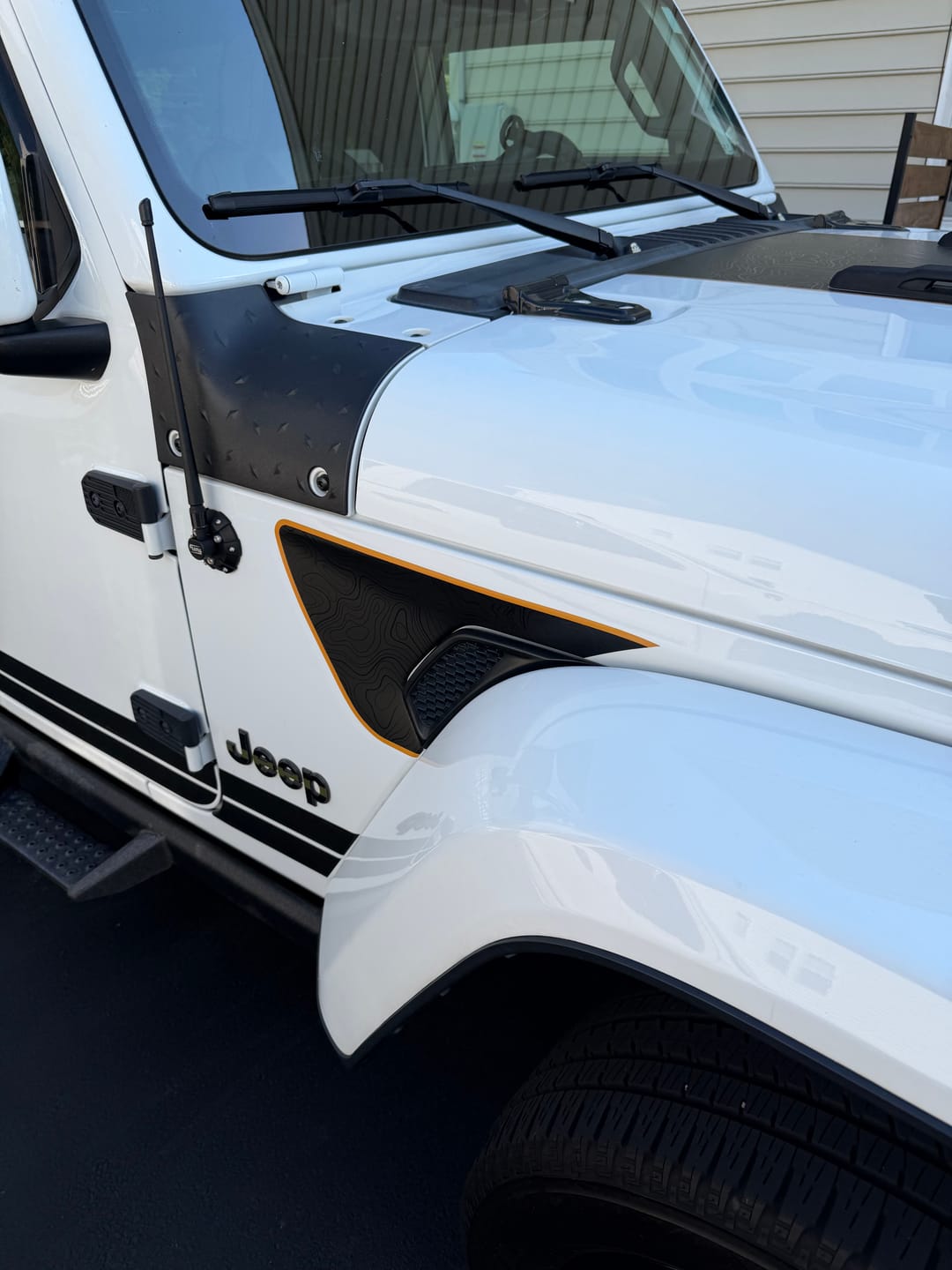 Customer photo review of Premium Fender Vent Decal Set | Black Topo - fits Wrangler JL & Gladiator JT