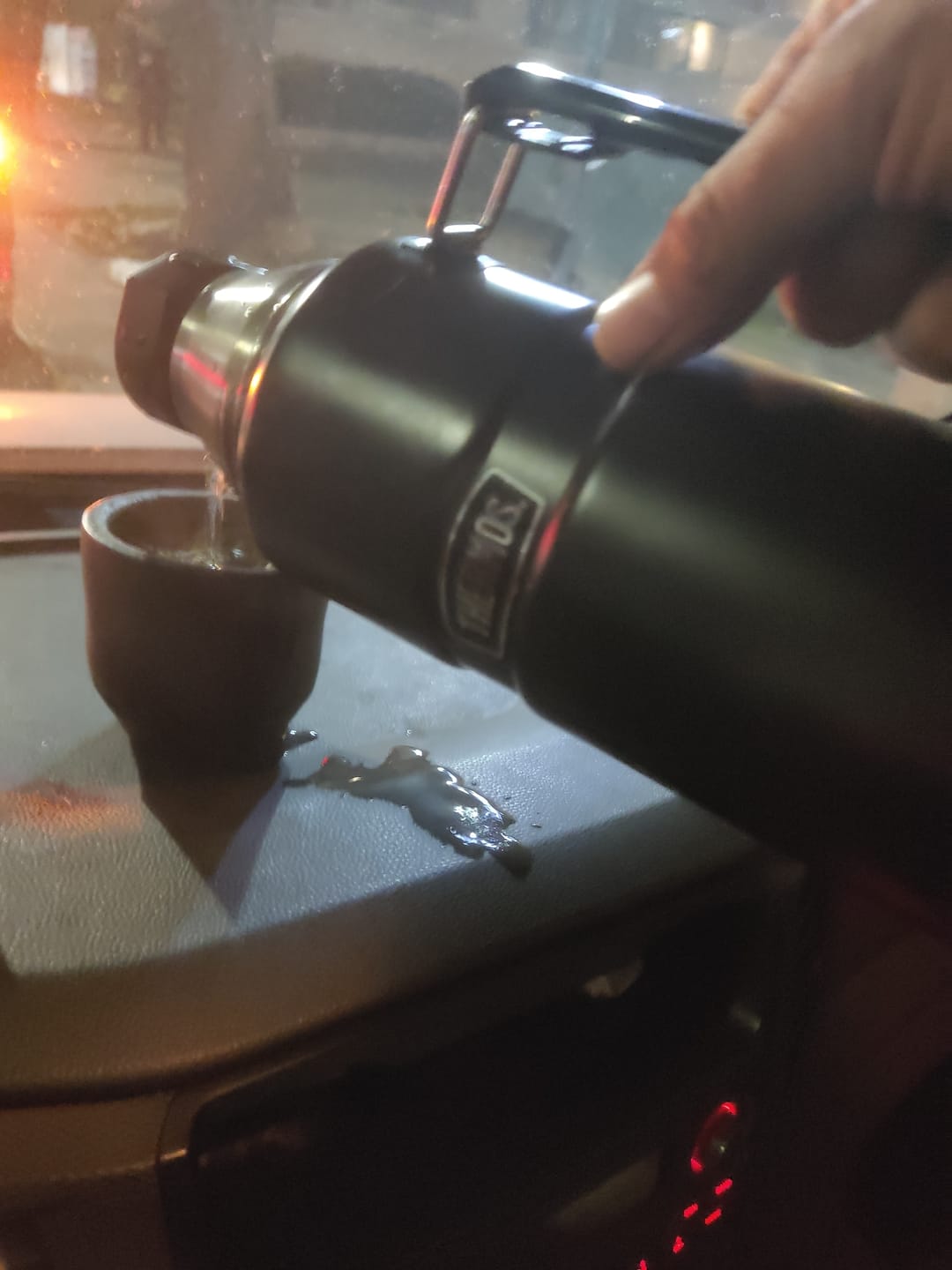 Customer photo review of TERMO LIQUIDO KING ACERO INOX 1,2 LITROS NEGRO