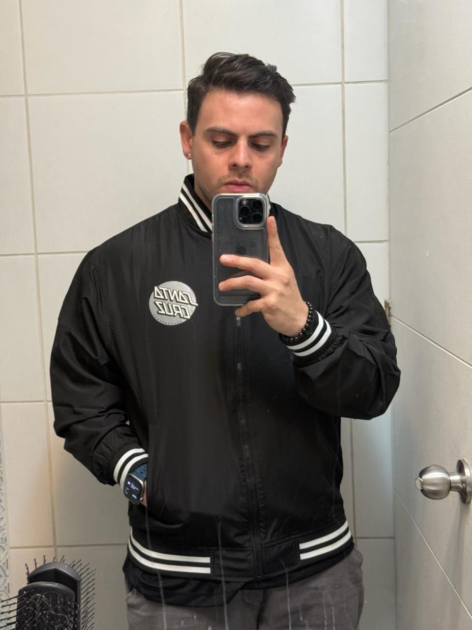 Customer photo review of Santa Cruz - Chaqueta Cruz Bond Bomber Regular Black/White Stripe Rib