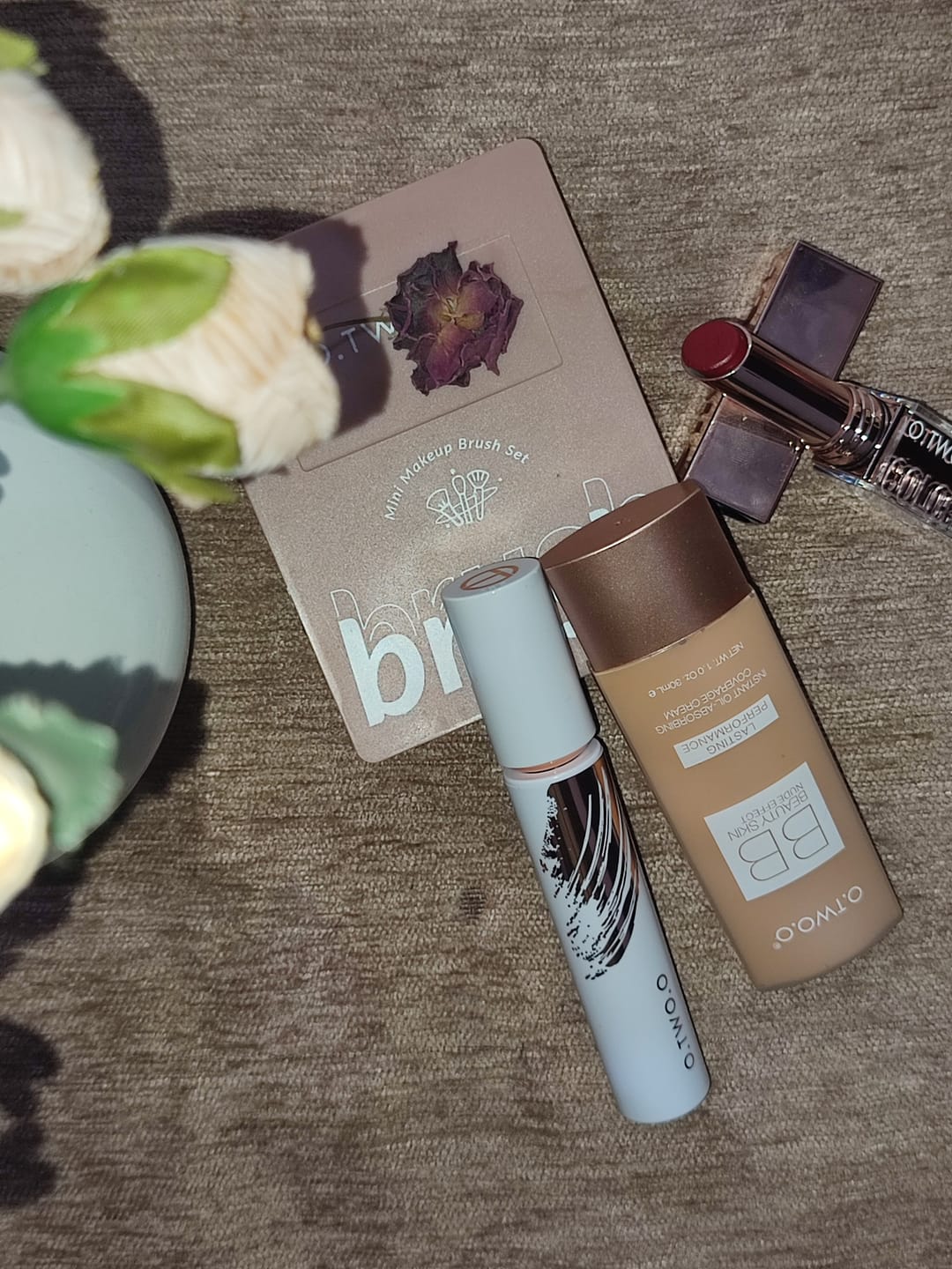 Customer photo review of O.TWO.O HAUTE HYDRATING SATIN LIPSTICK