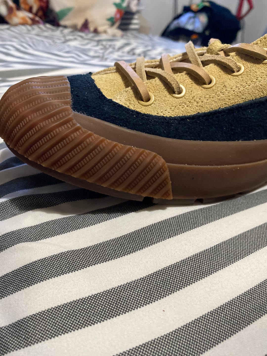 Customer photo review of Grounder Field/Spec Low-Top Wheat/Gum